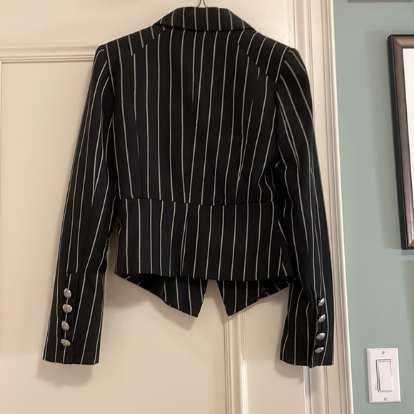 Black pinstripe cropped blazer with dagger hem - Picture 3 of 5